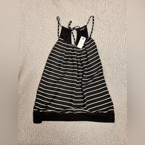 Express Black And White Strip Top Womens Size Medium New With Tags